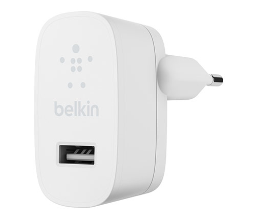 מטען קיר Belkin הכולל חיבור USB-A הספק עד כ- 12W ללא כבל