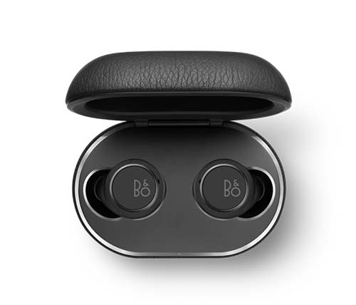 אוזניות אלחוטיות B&O Beoplay E8 3RD GEN Bluetooth עם מיקרופון בצבע שחור הכוללות כיסוי טעינה התומך טעינה אלחוטית